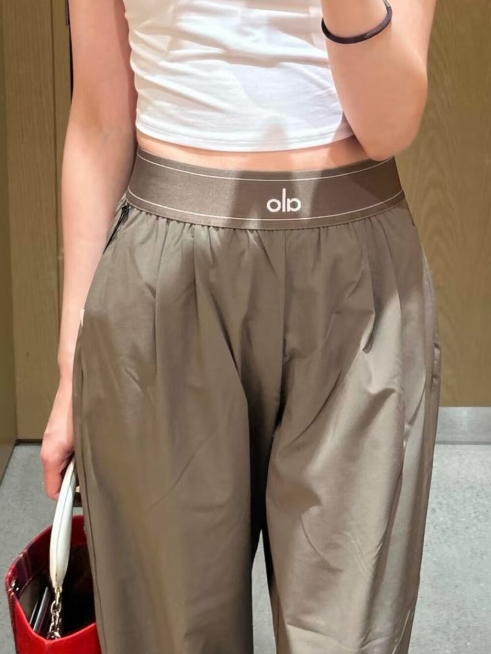 ALO Yoga βSuit Up Trouser Olive (Regular Limited)Viral Athleisure Must-Haveπ